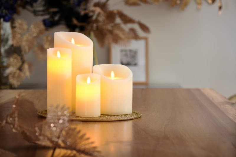 Oplaadbare LED wax kaars D 7,5 X 15 CM - warm wit – afbeelding 4
