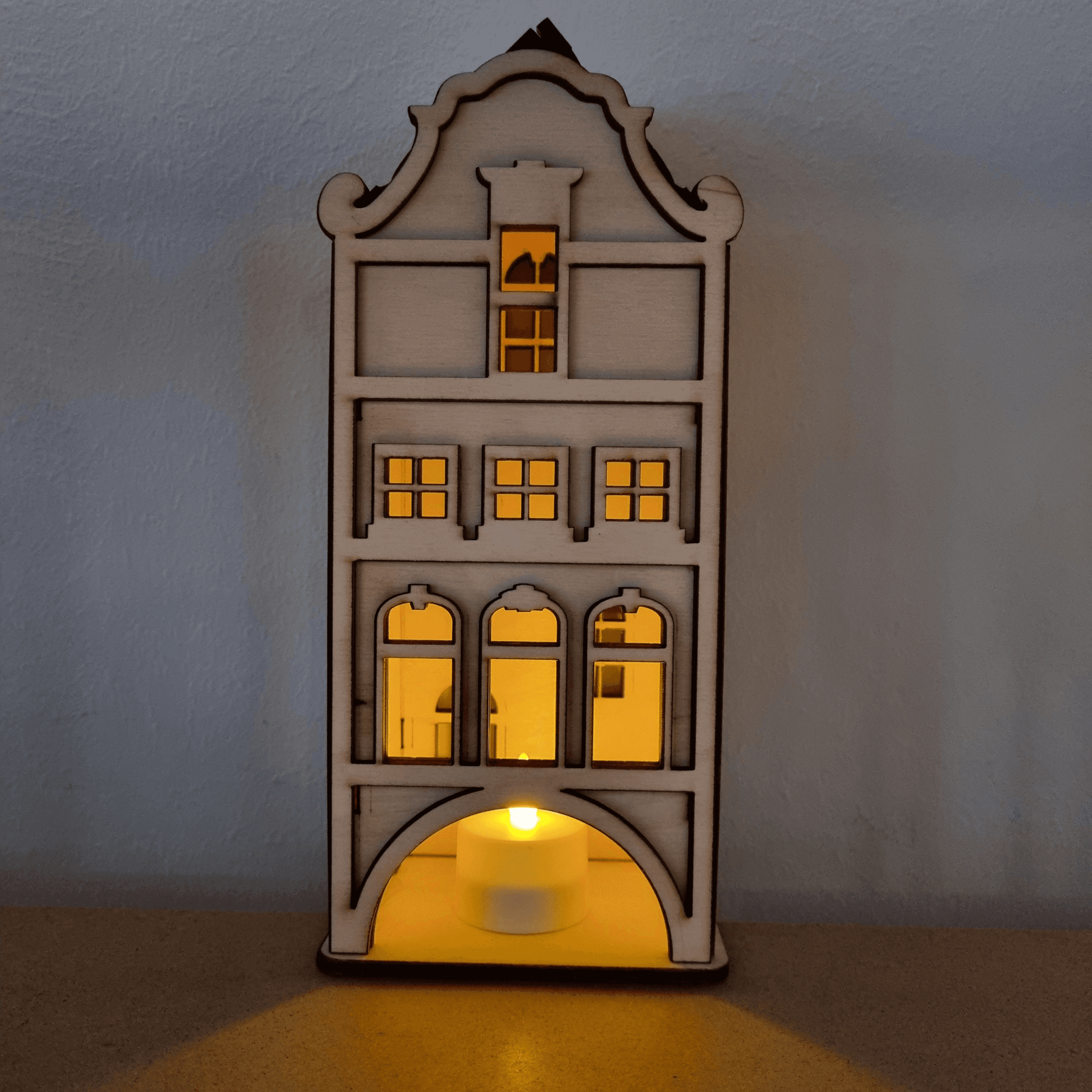 Waxinelichthouder houten huis DORSETTO – afbeelding 2